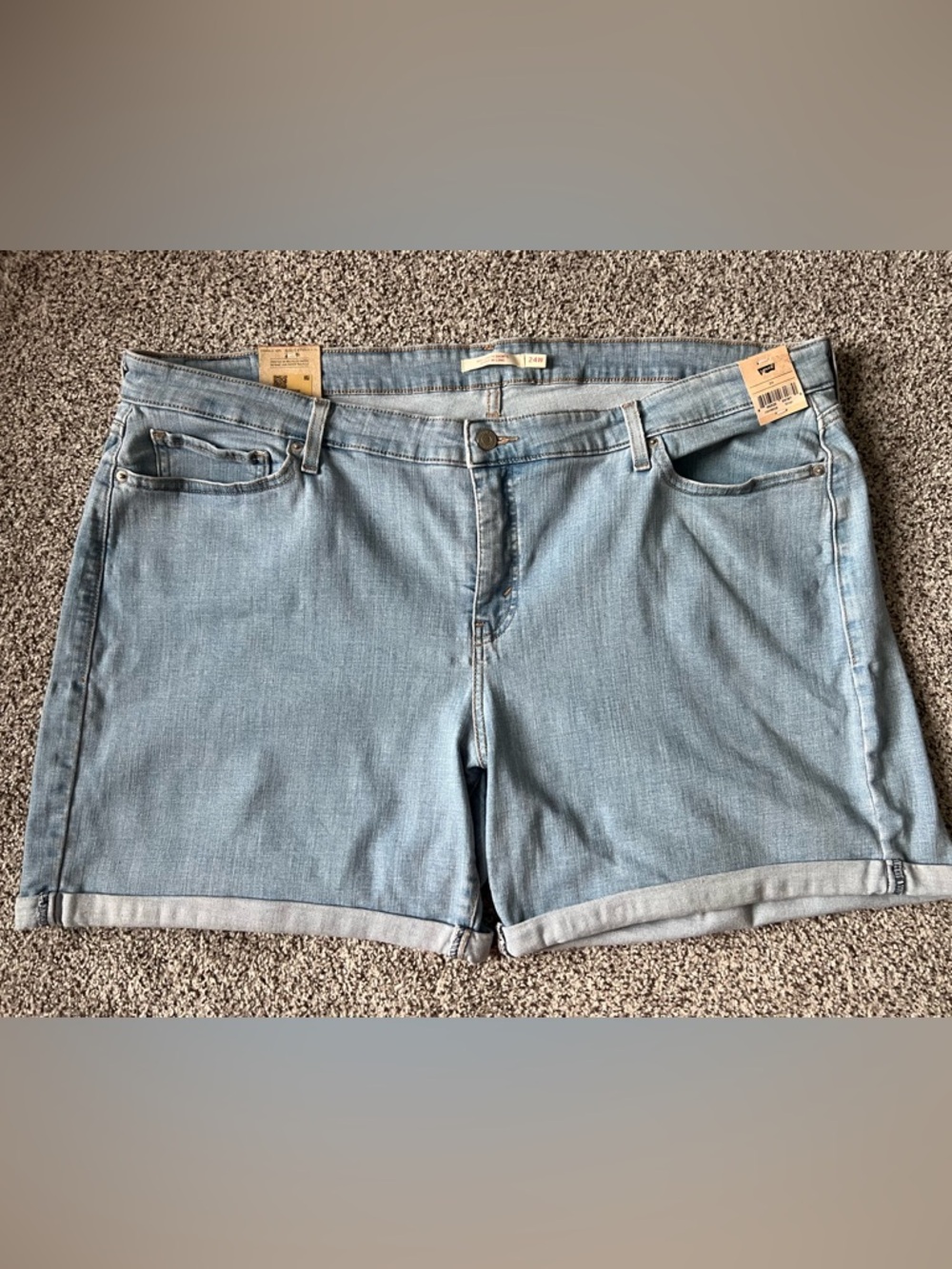 Levi Jean mid-length shorts size 24W
